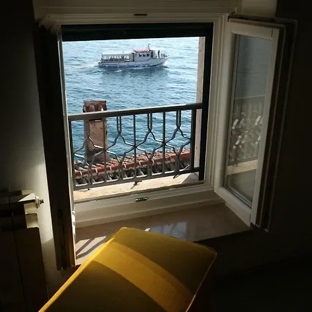 Puntulina Seaview شقة